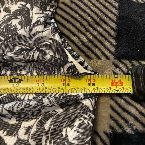 Betsy Johnson Midi Black and White Sleeveless Dress (S) - Picture 4 of 8